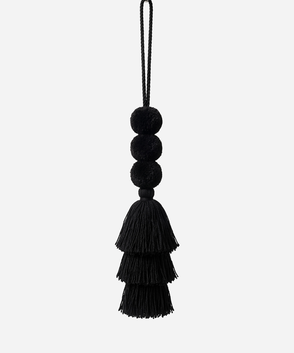 Black Pompom